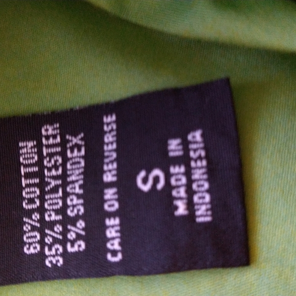 Set of two button-up shirts sleeveless. - Picture 8 of 9